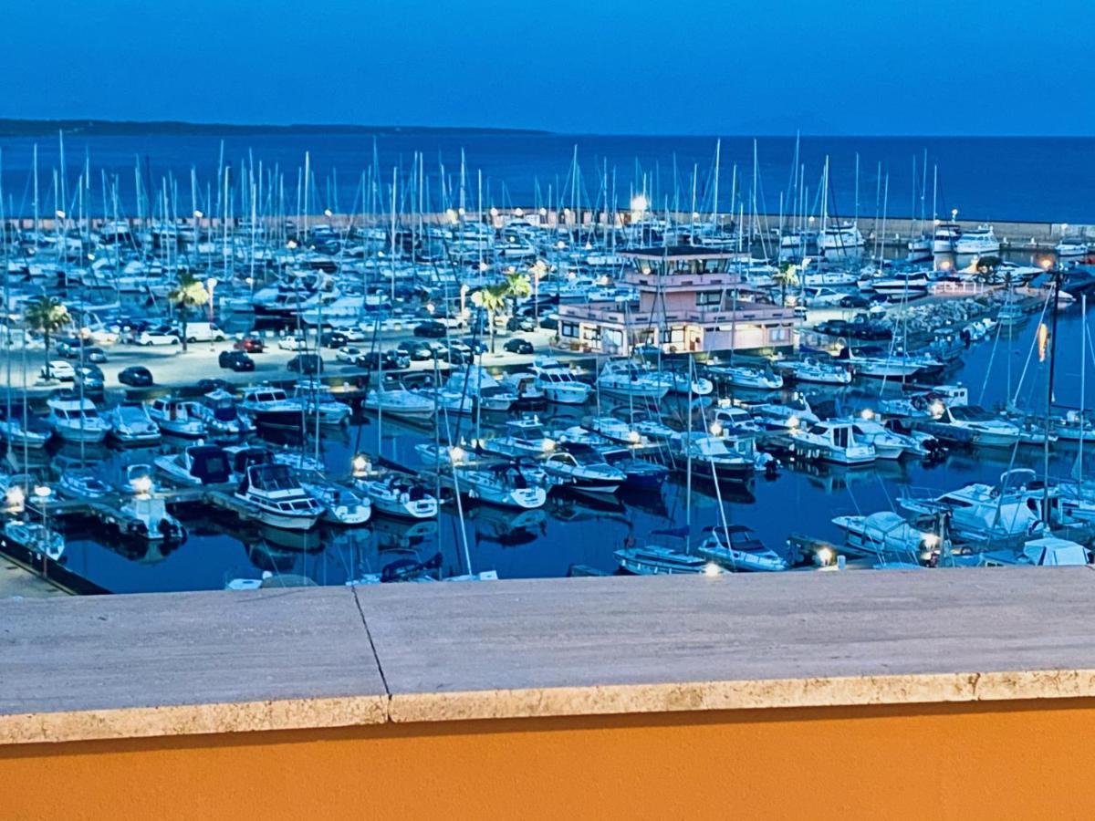Appartamento Attico Medieval Sea View Nettuno Esterno foto