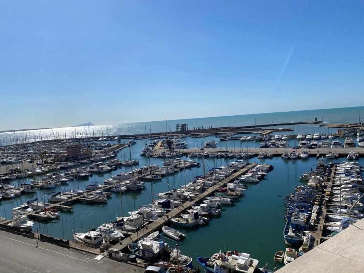 Appartamento Attico Medieval Sea View Nettuno Esterno foto